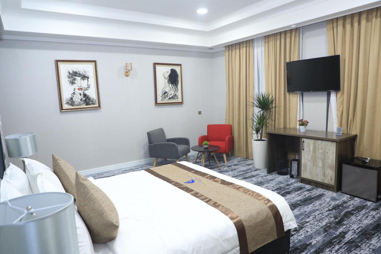 Tinchlik Plaza Hotel Navoi Exterior photo