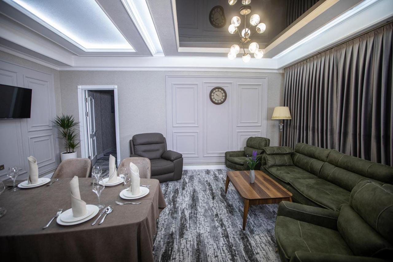 Tinchlik Plaza Hotel Navoi Exterior photo