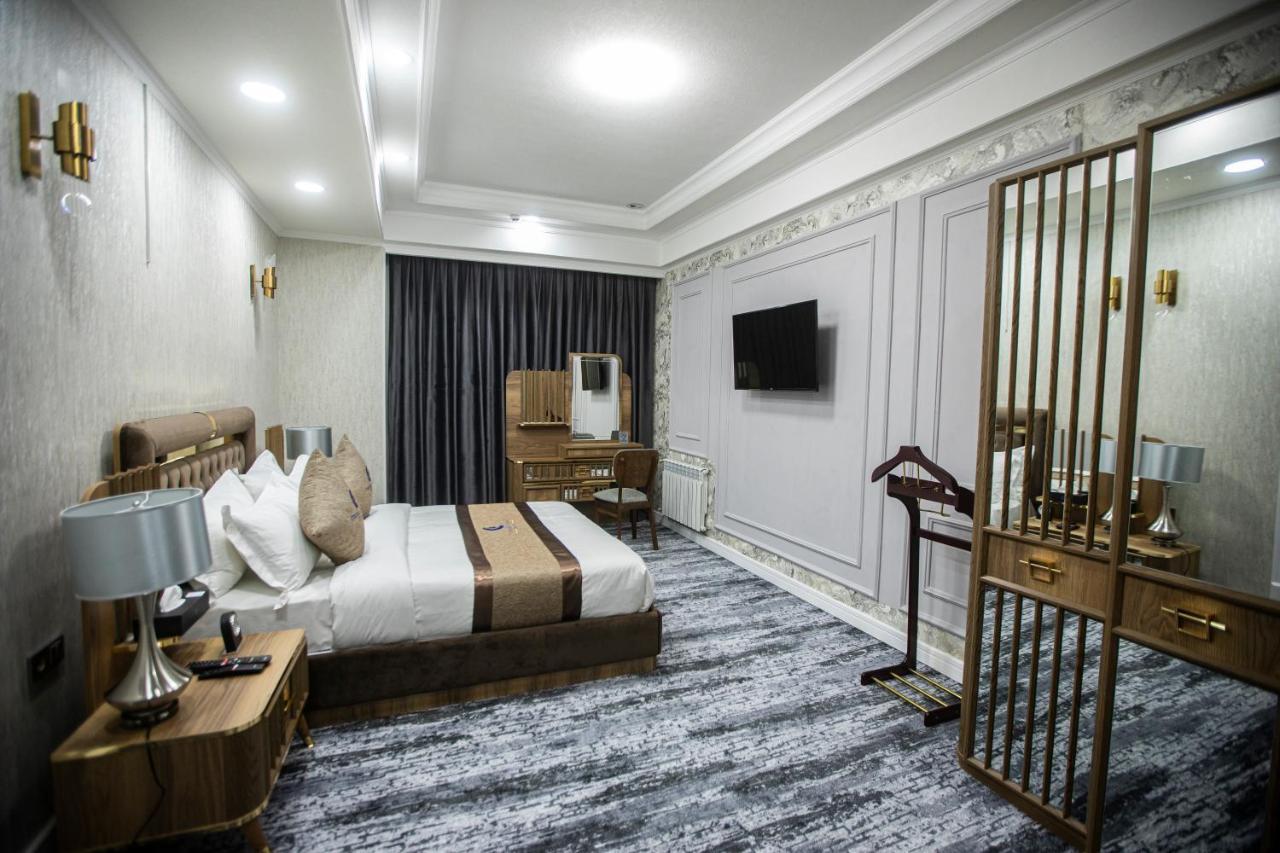 Tinchlik Plaza Hotel Navoi Exterior photo