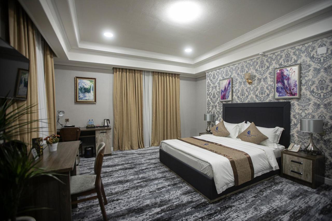 Tinchlik Plaza Hotel Navoi Exterior photo